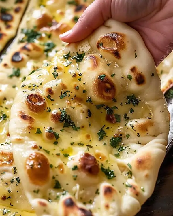 Fluffiges Knoblauch-Naanbrot